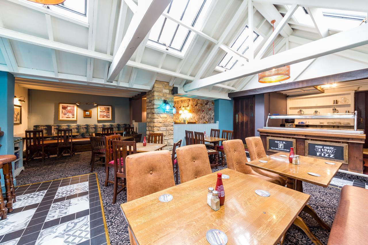 Duke Of Wellington Hotel Bourton-on-the-Water Bagian luar foto