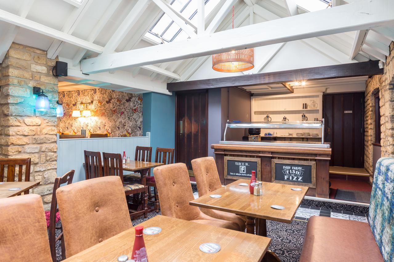 Duke Of Wellington Hotel Bourton-on-the-Water Bagian luar foto