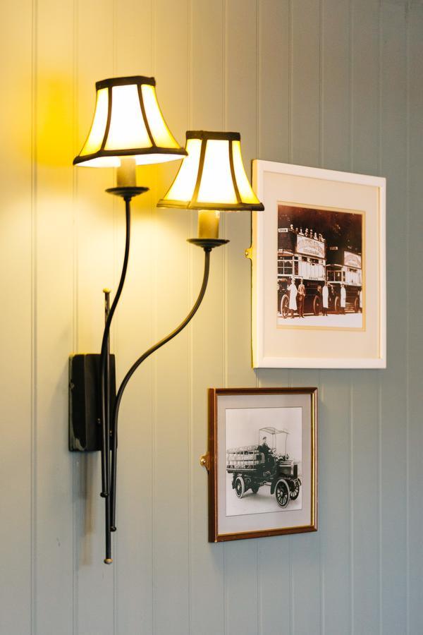 Duke Of Wellington Hotel Bourton-on-the-Water Bagian luar foto